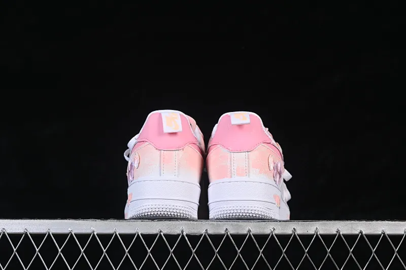 All categories Nk Air Force 1 Air Force series Nk Air Force 1 Low Air Force low-top Nike Air Force 1'07 Low "Spring Wild Cherry Prelude" Hand-painted graffiti Haruno Sakura Air Force 1 low-top casual sneakers FB8971-007
